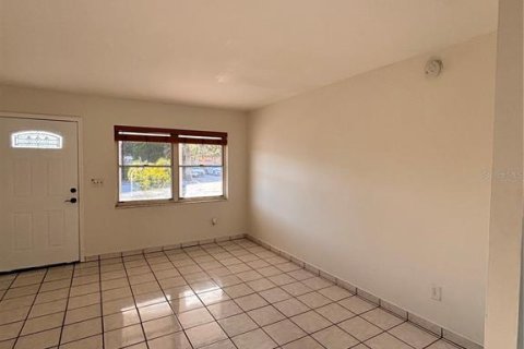 Villa ou maison à vendre à Tampa, Floride: 3 chambres, 110.46 m2 № 2239001 - photo 11