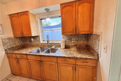 Villa ou maison à vendre à Tampa, Floride: 3 chambres, 110.46 m2 № 2239001 - photo 16