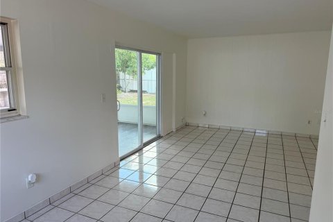 Villa ou maison à vendre à Tampa, Floride: 3 chambres, 110.46 m2 № 2239001 - photo 9