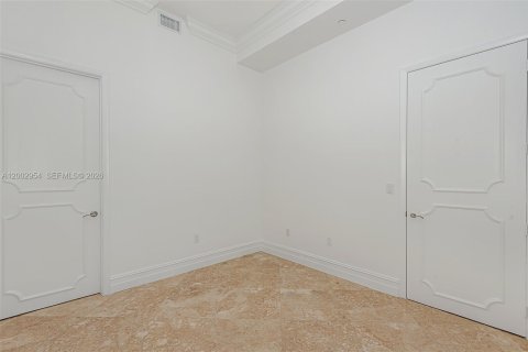 Condominio en venta en Sunny Isles Beach, Florida, 3 dormitorios, 183.85 m2 № 2066446 - foto 14