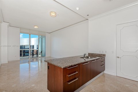 Condominio en venta en Sunny Isles Beach, Florida, 3 dormitorios, 183.85 m2 № 2066446 - foto 11