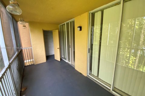 Copropriété à vendre à Pompano Beach, Floride: 2 chambres, 98.2 m2 № 1987804 - photo 14