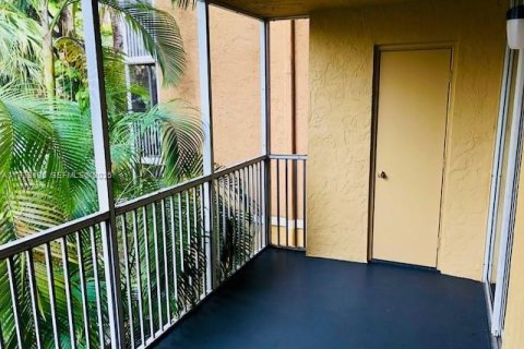 Copropriété à vendre à Pompano Beach, Floride: 2 chambres, 98.2 m2 № 1987804 - photo 2