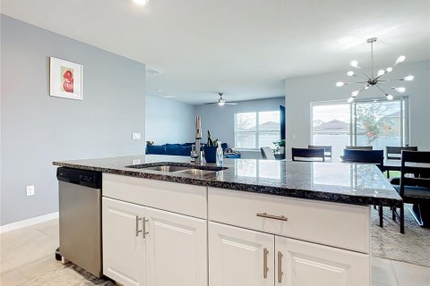House in Edgewater, Florida 4 bedrooms, 171.5 sq.m. № 2135024 - photo 5