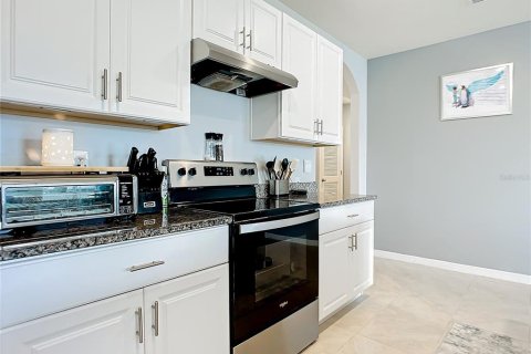 House in Edgewater, Florida 4 bedrooms, 171.5 sq.m. № 2135024 - photo 17