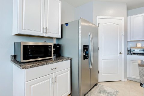 House in Edgewater, Florida 4 bedrooms, 171.5 sq.m. № 2135024 - photo 6
