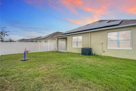 House in Edgewater, Florida 4 bedrooms, 171.5 sq.m. № 2135024 - photo 16