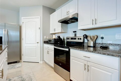 House in Edgewater, Florida 4 bedrooms, 171.5 sq.m. № 2135024 - photo 4