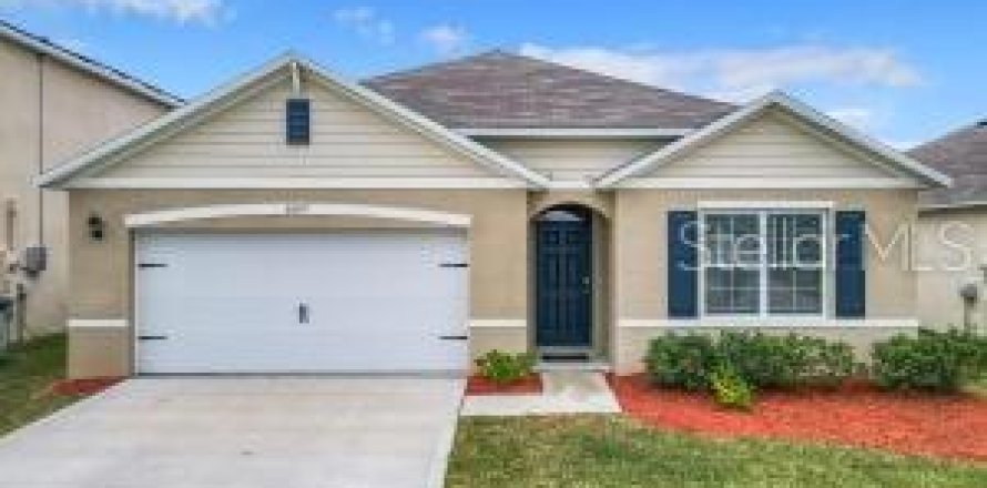 House in Edgewater, Florida 4 bedrooms, 171.5 sq.m. № 2135024