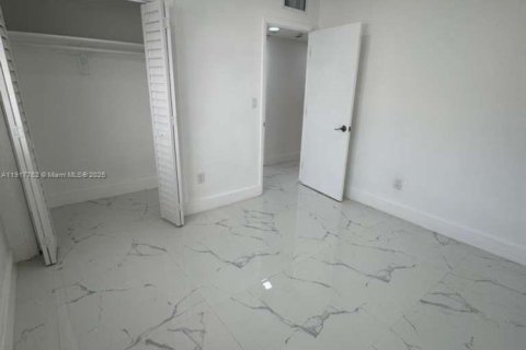 Купить кондоминиум в Майами, Флорида 2 спальни, 85.47м2, № 2017079 - фото 11