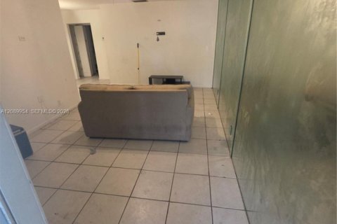 Villa ou maison à louer à Pompano Beach, Floride: 1 chambre, 66.89 m2 № 2368332 - photo 2
