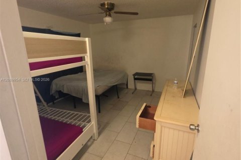 Villa ou maison à louer à Pompano Beach, Floride: 1 chambre, 66.89 m2 № 2368332 - photo 4