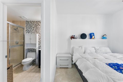 Copropriété à vendre à Aventura, Floride: 2 chambres, 133.04 m2 № 2269345 - photo 14