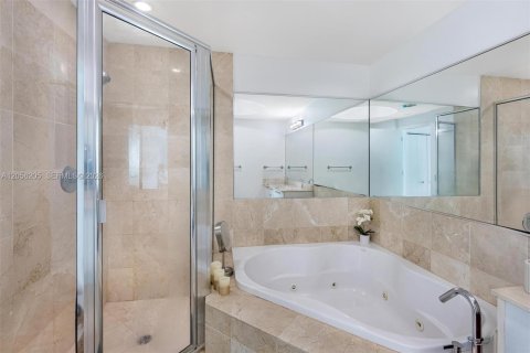 Copropriété à vendre à Aventura, Floride: 2 chambres, 133.04 m2 № 2269345 - photo 13