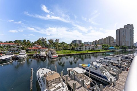 Copropriété à vendre à Aventura, Floride: 2 chambres, 133.04 m2 № 2269345 - photo 20