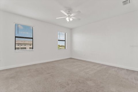 Townhouse in Lakewood Ranch, Florida 3 bedrooms, 175.31 sq.m. № 2123074 - photo 11