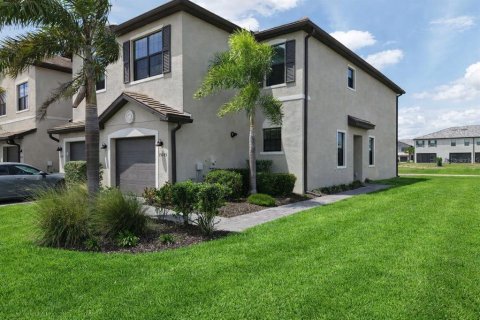 Adosado en Lakewood Ranch, Florida 3 dormitorios, 175.31 m2 № 2123074