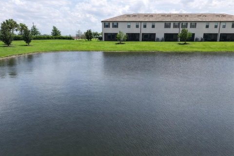 Townhouse in Lakewood Ranch, Florida 3 bedrooms, 175.31 sq.m. № 2123074 - photo 26