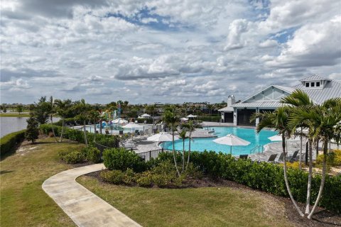 Townhouse in Lakewood Ranch, Florida 3 bedrooms, 175.31 sq.m. № 2123074 - photo 30