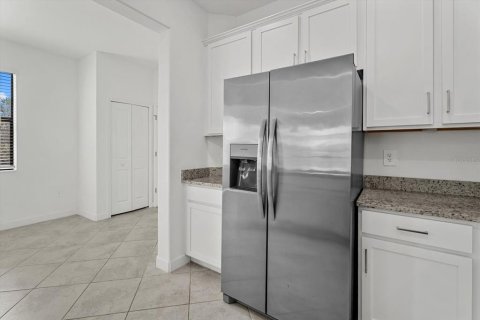 Townhouse in Lakewood Ranch, Florida 3 bedrooms, 175.31 sq.m. № 2123074 - photo 6