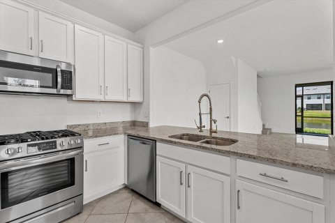 Townhouse in Lakewood Ranch, Florida 3 bedrooms, 175.31 sq.m. № 2123074 - photo 4