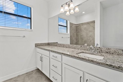 Townhouse in Lakewood Ranch, Florida 3 bedrooms, 175.31 sq.m. № 2123074 - photo 12