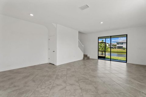 Townhouse in Lakewood Ranch, Florida 3 bedrooms, 175.31 sq.m. № 2123074 - photo 20
