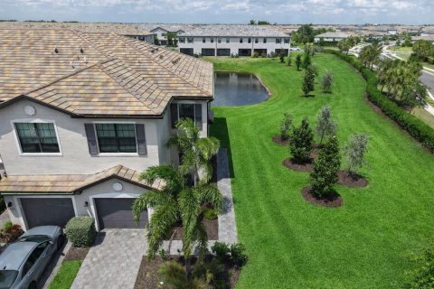 Townhouse in Lakewood Ranch, Florida 3 bedrooms, 175.31 sq.m. № 2123074 - photo 22