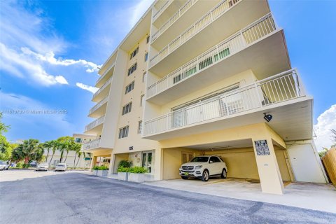 Copropriété à vendre à Hallandale Beach, Floride: 2 chambres, 100.33 m2 № 1979772 - photo 6