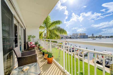 Copropriété à vendre à Hallandale Beach, Floride: 2 chambres, 100.33 m2 № 1979772 - photo 20