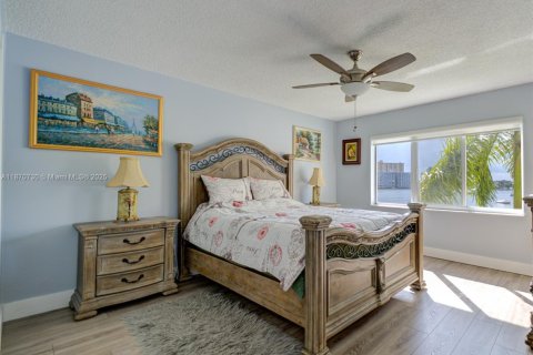 Copropriété à vendre à Hallandale Beach, Floride: 2 chambres, 100.33 m2 № 1979772 - photo 22