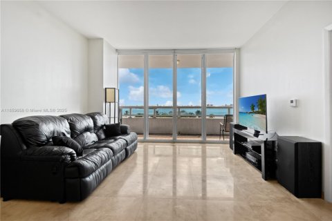 Condo in Miami, Florida, 2 bedrooms  № 1886618 - photo 3