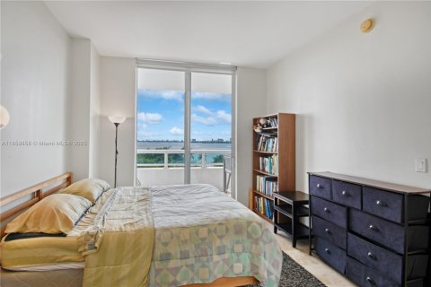 Condo in Miami, Florida, 2 bedrooms  № 1886618 - photo 21