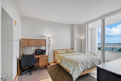 Condo in Miami, Florida, 2 bedrooms  № 1886618 - photo 20