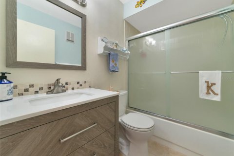 Купить кондоминиум в Брейдентон, Флорида 7 комнат, 101.82м2, № 2321544 - фото 29