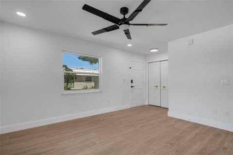 Appartement à louer à Belleair Bluffs, Floride: 1 chambre, 66.98 m2 № 2411442 - photo 16