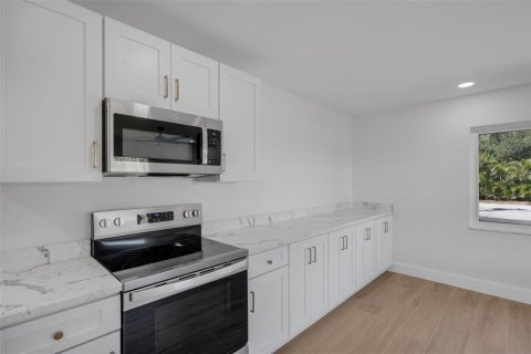 Appartement à louer à Belleair Bluffs, Floride: 1 chambre, 66.98 m2 № 2411442 - photo 19