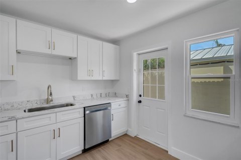 Appartement à louer à Belleair Bluffs, Floride: 1 chambre, 66.98 m2 № 2411442 - photo 21