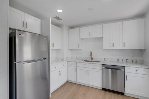 Appartement à louer à Belleair Bluffs, Floride: 1 chambre, 66.98 m2 № 2411442 - photo 20