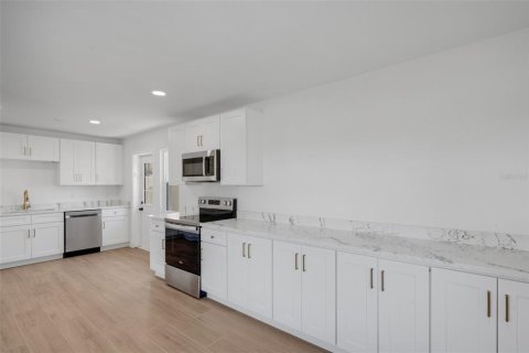 Appartement à louer à Belleair Bluffs, Floride: 1 chambre, 66.98 m2 № 2411442 - photo 18