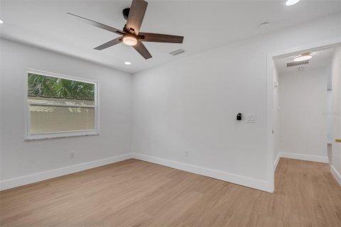 Appartement à louer à Belleair Bluffs, Floride: 1 chambre, 66.98 m2 № 2411442 - photo 25