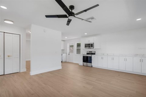 Appartement à louer à Belleair Bluffs, Floride: 1 chambre, 66.98 m2 № 2411442 - photo 15