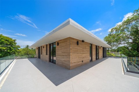 Villa ou maison à vendre à Miami Beach, Floride: 6 chambres, 418.15 m2 № 2042297 - photo 13