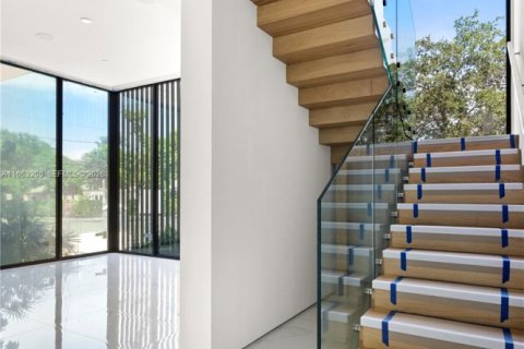 Villa ou maison à vendre à Miami Beach, Floride: 6 chambres, 418.15 m2 № 2042297 - photo 8