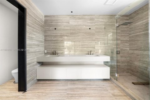 Villa ou maison à vendre à Miami Beach, Floride: 6 chambres, 418.15 m2 № 2042297 - photo 11