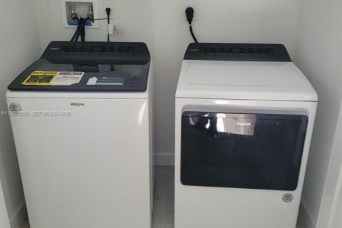 Touwnhouse à louer à Florida City, Floride: 3 chambres, 128.76 m2 № 2045743 - photo 7