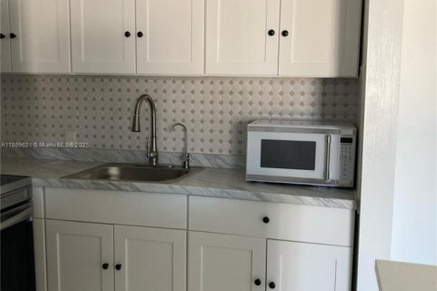 Condo in Boca Raton, Florida, 1 bedroom  № 1938912 - photo 5
