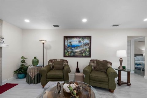 House in Ruskin, Florida 3 bedrooms, 133.97 sq.m. № 1829350 - photo 19
