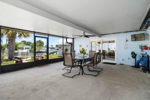House in Ruskin, Florida 3 bedrooms, 133.97 sq.m. № 1829350 - photo 28