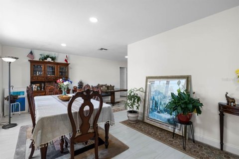 House in Ruskin, Florida 3 bedrooms, 133.97 sq.m. № 1829350 - photo 9